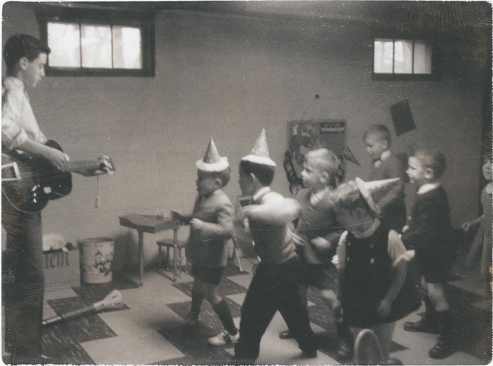 Andy Kaufman entertaining at Jeff Citrin's 5th birthday party, circa 1964. Courtesy of Carol Kaufman-Kerman. 